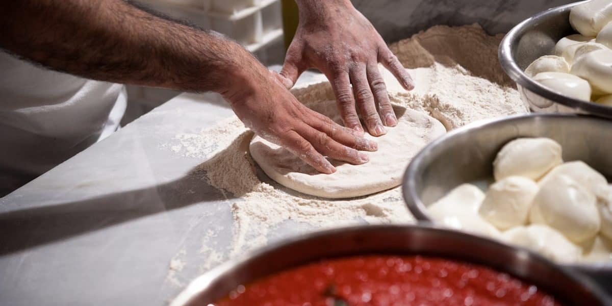 Impasto della pizza napoletana doc: ecco la ricetta - Latteria Sorrentina