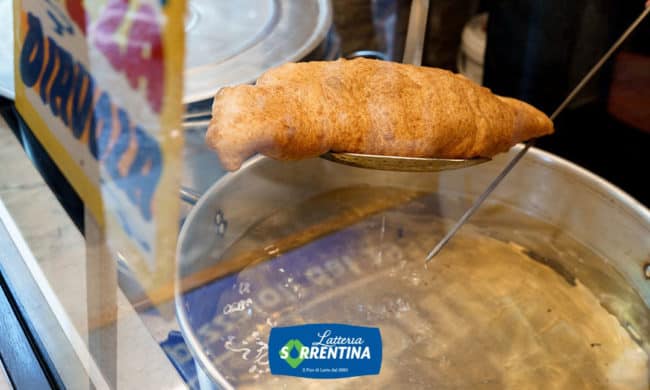 Mozzarella pizza fritta