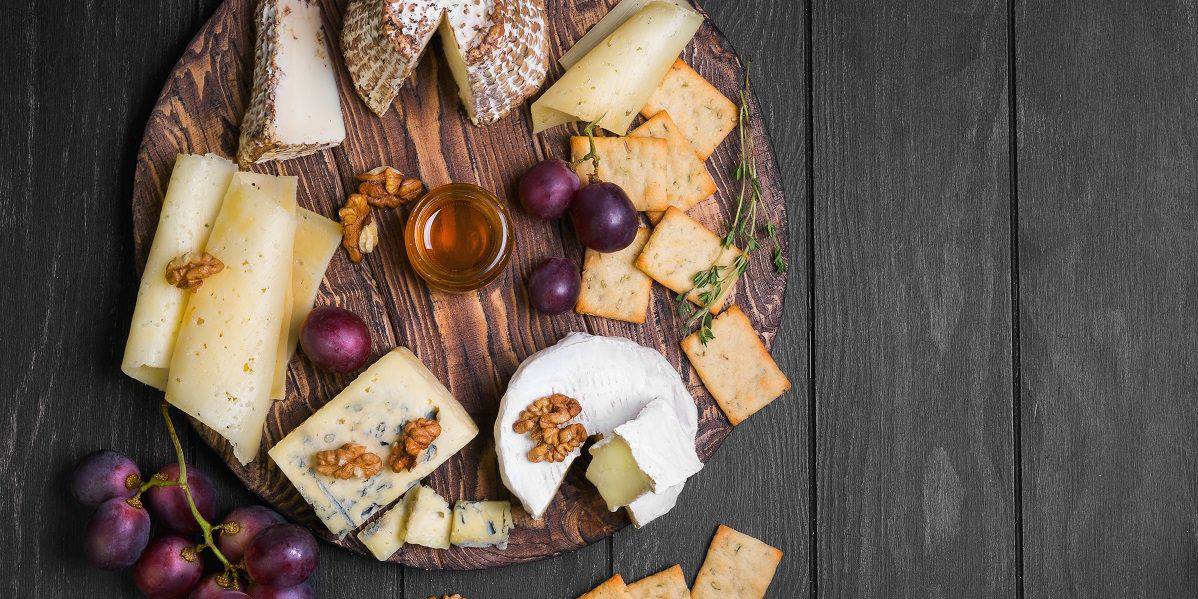Banchetti in vista: come comporre un tagliere di formaggi misti perfetto -  Latteria Sorrentina