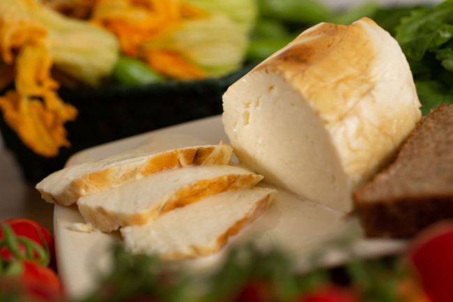 mozzarella-affumicata-o-provola mozzarella-affumicata-o-provola